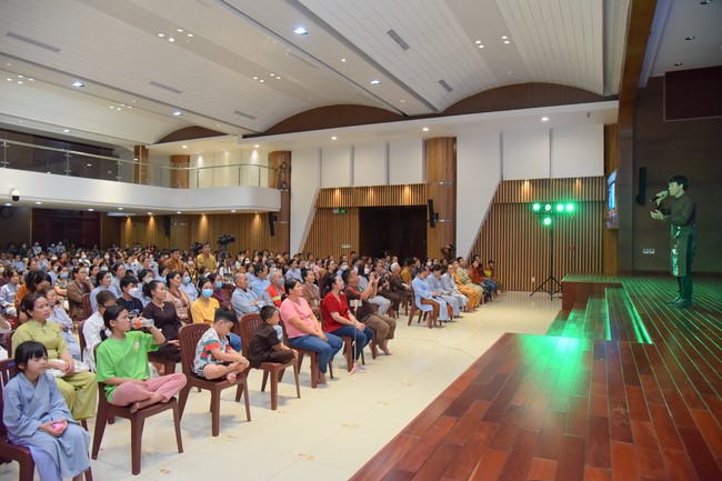 Performance night to celebrate Buddha's Birthday