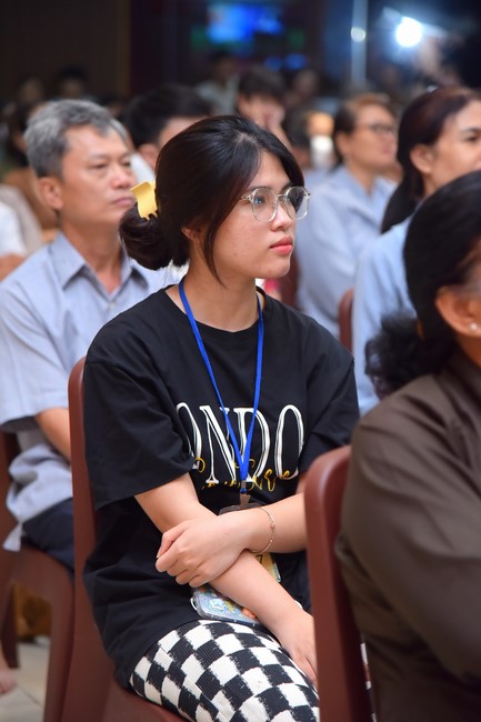 Performance night to celebrate Buddha's Birthday