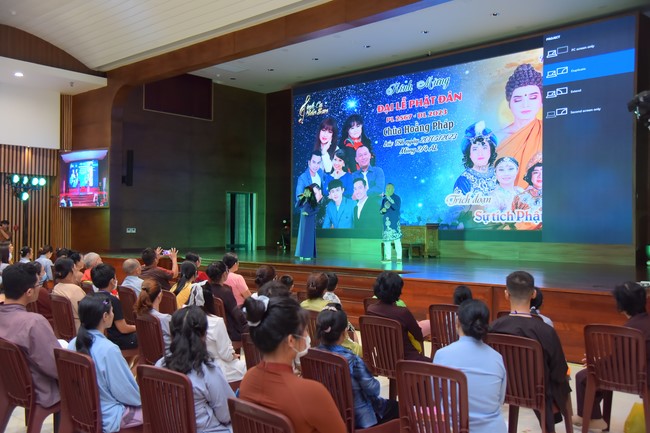 Performance night to celebrate Buddha's Birthday