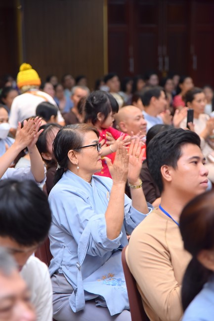 Performance night to celebrate Buddha's Birthday