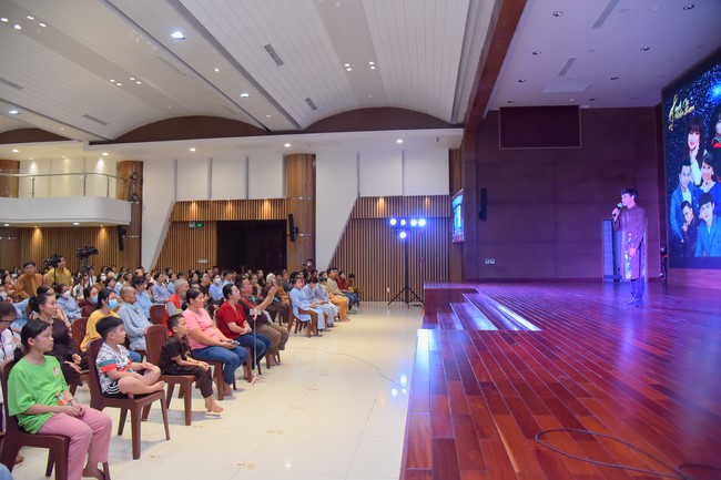 Performance night to celebrate Buddha's Birthday