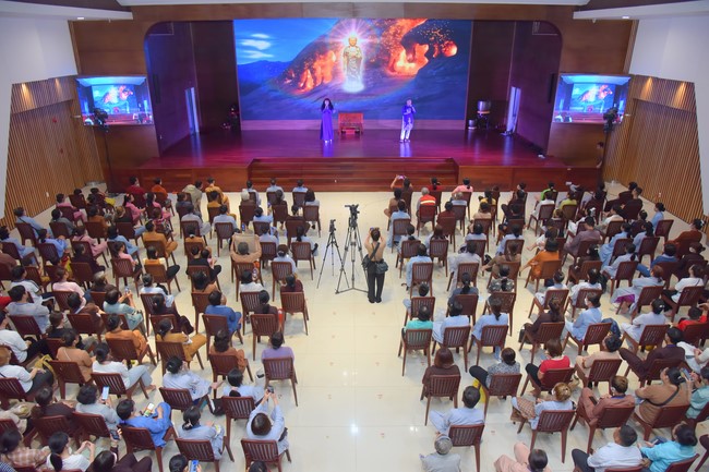 Performance night to celebrate Buddha's Birthday