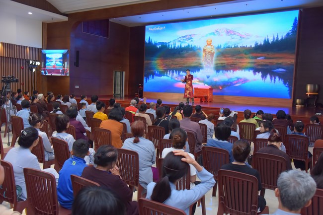 Performance night to celebrate Buddha's Birthday