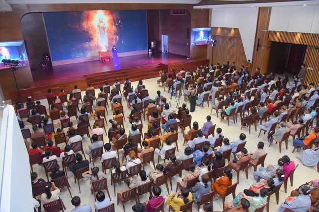 Performance night to celebrate Buddha's Birthday