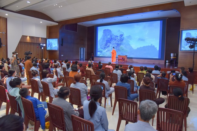 Performance night to celebrate Buddha's Birthday