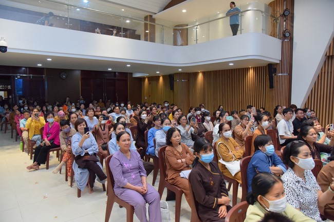 Performance night to celebrate Buddha's Birthday