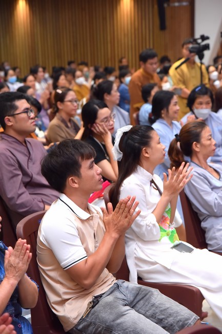 Performance night to celebrate Buddha's Birthday