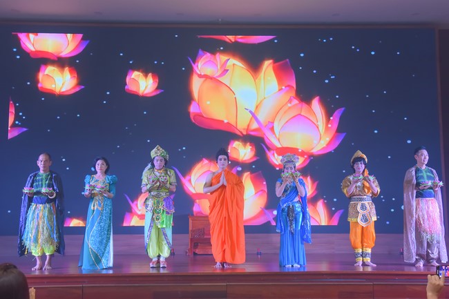 Performance night to celebrate Buddha's Birthday