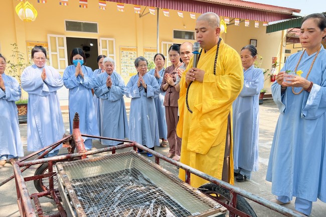 One - Day Retreat toward to The Buddha Birthday at Dong Cao pagoda in Thanh Hoa