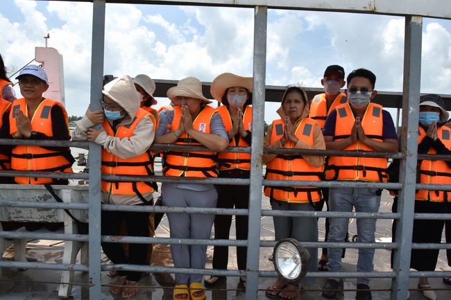 Phóng sanh mừng Đại lễ Phật đản