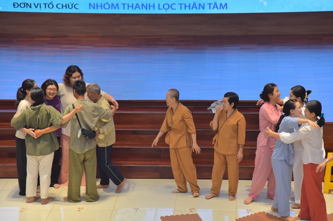 Community program Purification of body- mind, Guiding a healthy living method in accordance with the nature