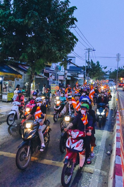 Parade of flower cars in Hoc Mon district