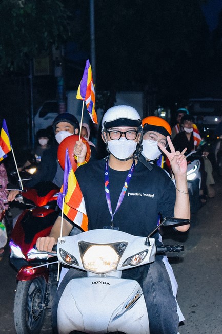 Parade of flower cars in Hoc Mon district