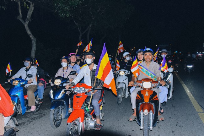 Parade of flower cars in Hoc Mon district