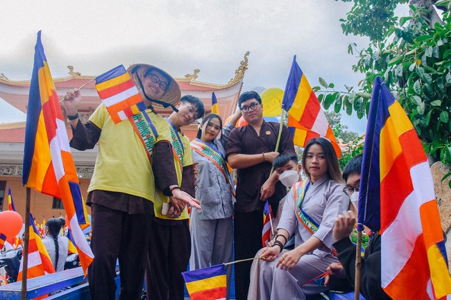 Parade of flower cars in Hoc Mon district