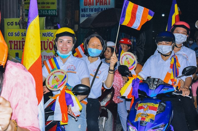Parade of flower cars in Hoc Mon district