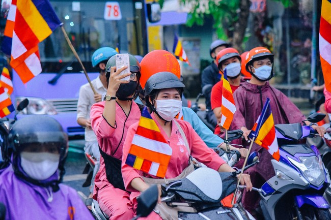 Parade of flower cars in Hoc Mon district