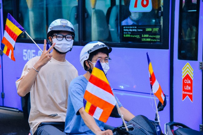 Parade of flower cars in Hoc Mon district
