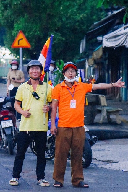 Parade of flower cars in Hoc Mon district