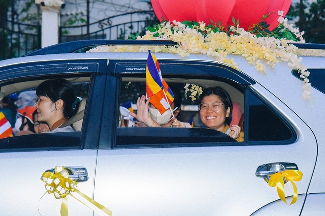 Parade of flower cars in Hoc Mon district