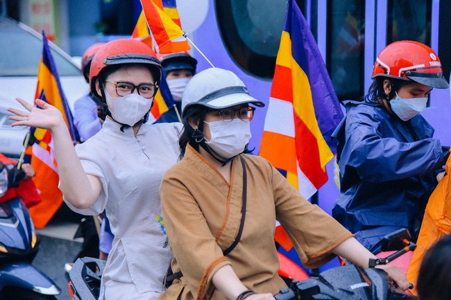 Parade of flower cars in Hoc Mon district