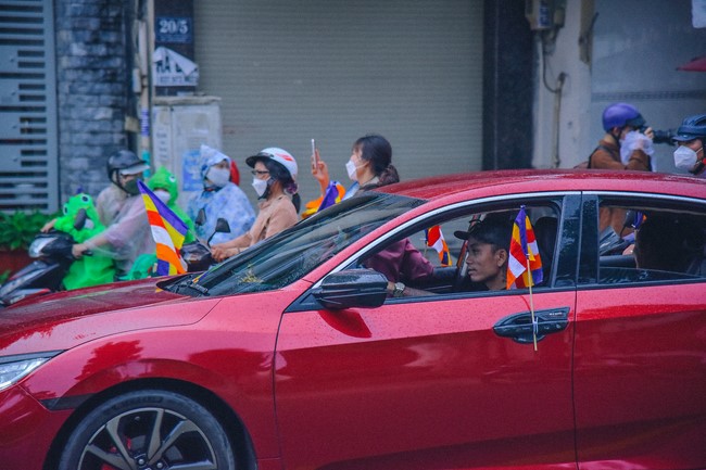 Parade of flower cars in Hoc Mon district
