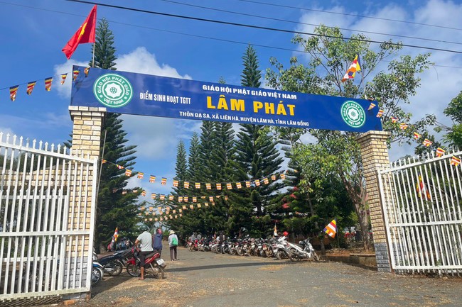 Buddha's Birthday Ceremony at Lam Phat pagoda, Lam Dong