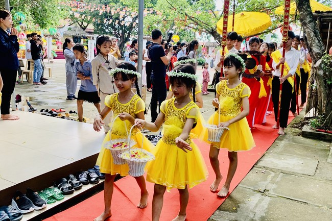 The Great Ceremony of Buddha Birthday at Dong Cao Pagoda, Thanh Hoa