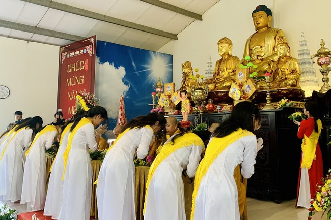 The Great Ceremony of Buddha Birthday at Dong Cao Pagoda, Thanh Hoa