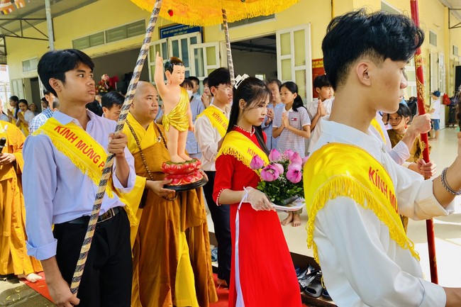 The Great Ceremony of Buddha Birthday at Dong Cao Pagoda, Thanh Hoa