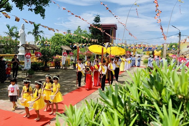 The Great Ceremony of Buddha Birthday at Dong Cao Pagoda, Thanh Hoa
