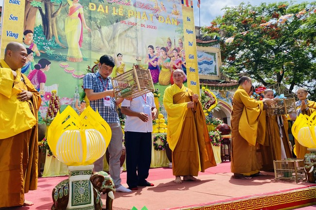 The Great Ceremony of Buddha Birthday at Dong Cao Pagoda, Thanh Hoa