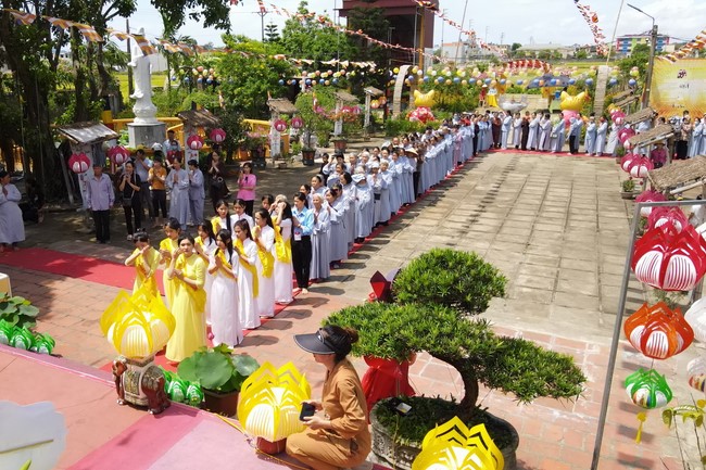 The Great Ceremony of Buddha Birthday at Dong Cao Pagoda, Thanh Hoa