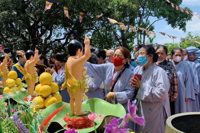 The Great Ceremony of Buddha Birthday at Dong Cao Pagoda, Thanh Hoa