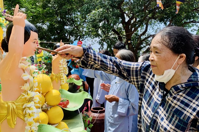 The Great Ceremony of Buddha Birthday at Dong Cao Pagoda, Thanh Hoa