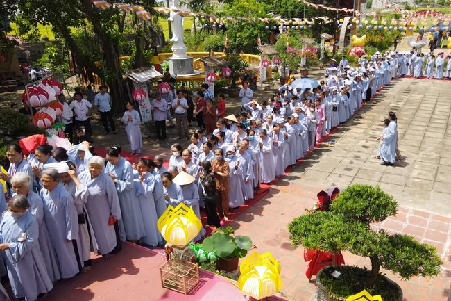 The Great Ceremony of Buddha Birthday at Dong Cao Pagoda, Thanh Hoa