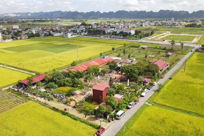The Great Ceremony of Buddha Birthday at Dong Cao Pagoda, Thanh Hoa