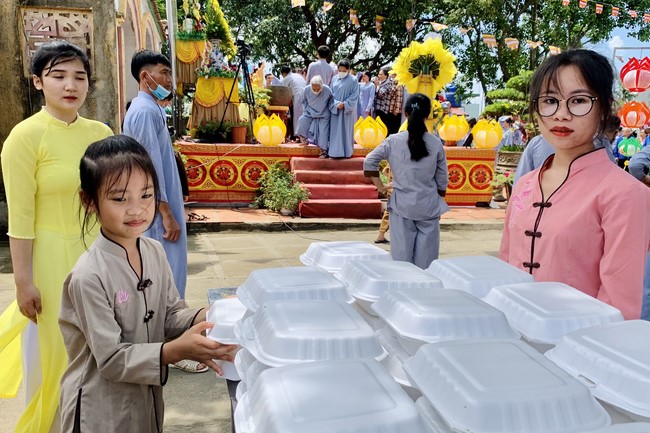 The Great Ceremony of Buddha Birthday at Dong Cao Pagoda, Thanh Hoa