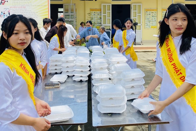 The Great Ceremony of Buddha Birthday at Dong Cao Pagoda, Thanh Hoa