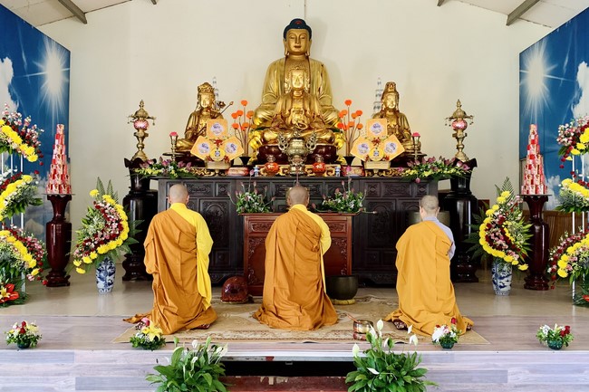 The Great Ceremony of Buddha Birthday at Dong Cao Pagoda, Thanh Hoa