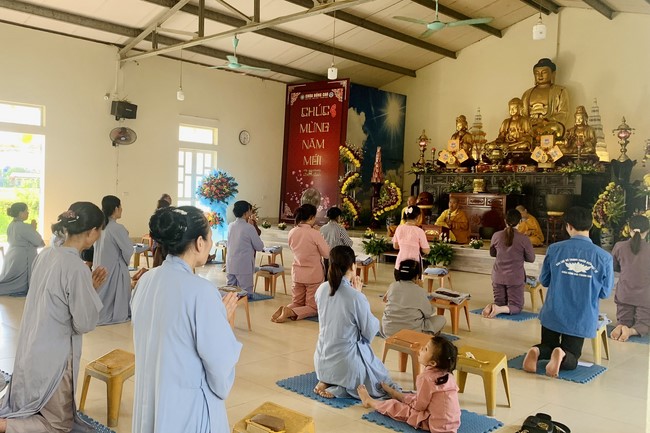 The Great Ceremony of Buddha Birthday at Dong Cao Pagoda, Thanh Hoa