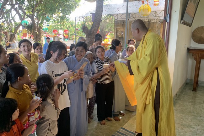 The Great Ceremony of Buddha Birthday at Dong Cao Pagoda, Thanh Hoa