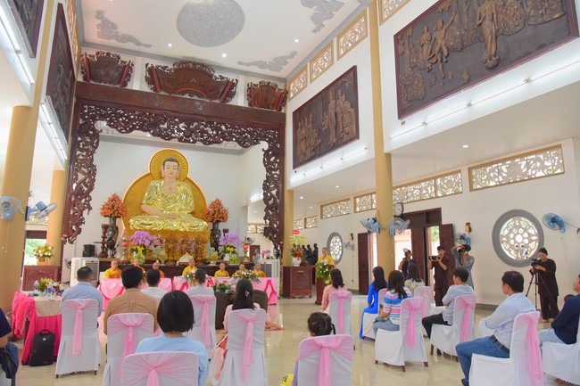 Wedding Ceremony at the pagoda
