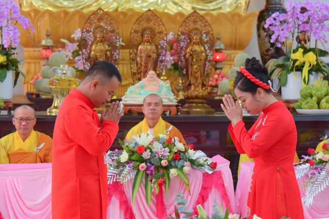 Wedding Ceremony at the pagoda