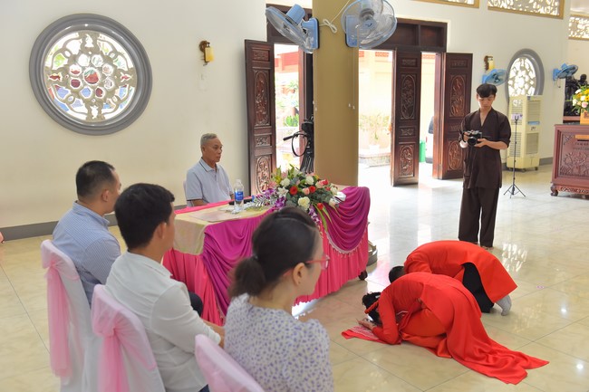 Wedding Ceremony at the pagoda