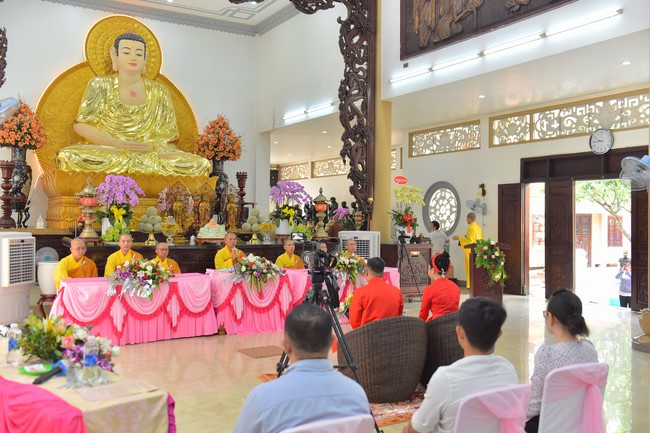 Wedding Ceremony at the pagoda