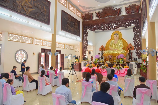 Wedding Ceremony at the pagoda