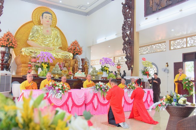 Wedding Ceremony at the pagoda