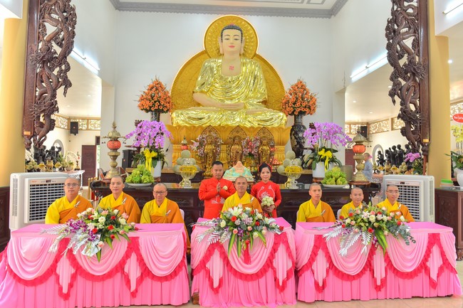 Wedding Ceremony at the pagoda