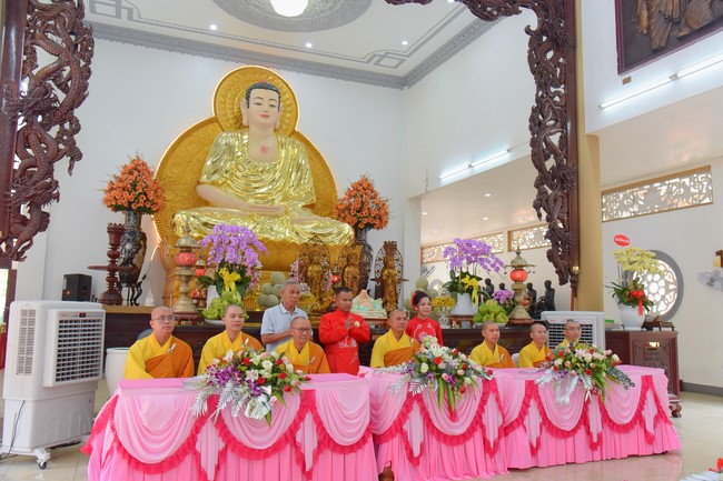 Wedding Ceremony at the pagoda